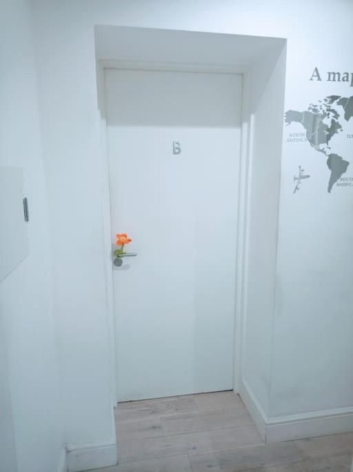 Gorgeous Flatb Liverpool St Station Accommodatie bij particulieren Londen